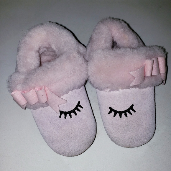UGG Other - UGG BLINXIE SUEDE BABY MOCCASINS 🦄